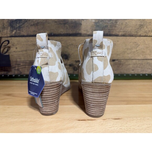 Toms Kallie Doe Cow Printed Suede  Stylish Tan and Cream Ankle Boots Size 8.5 - Picture 10 of 12